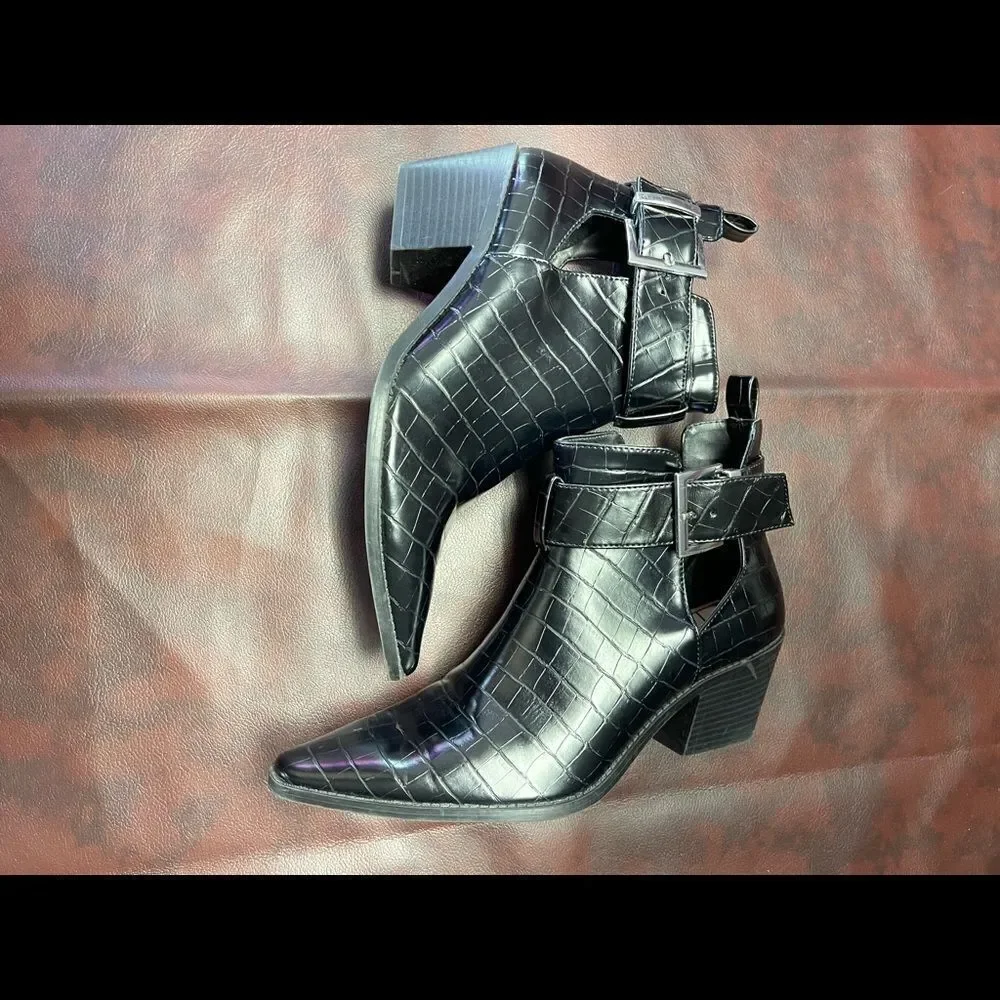 Zara black crocodile print boots booties with buckle & small heel‎ size 39, US 8
